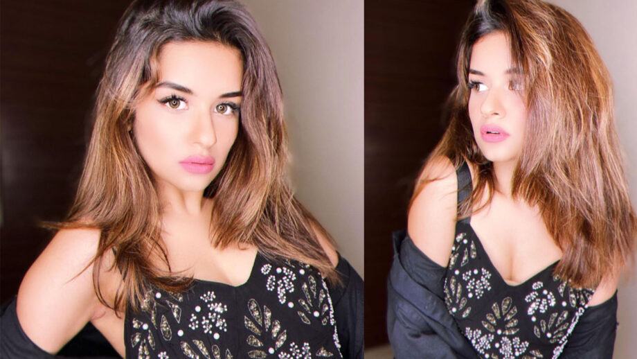 Avneet Kaur aka Yasmine stuns in latest photos wearing pink lipstick