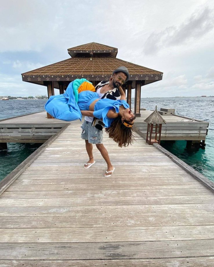 Check Out! Hina Khan, Nia Sharma And Dalljiet Kaur's Mind-Blowing Pics From Maldives Vacation 819070