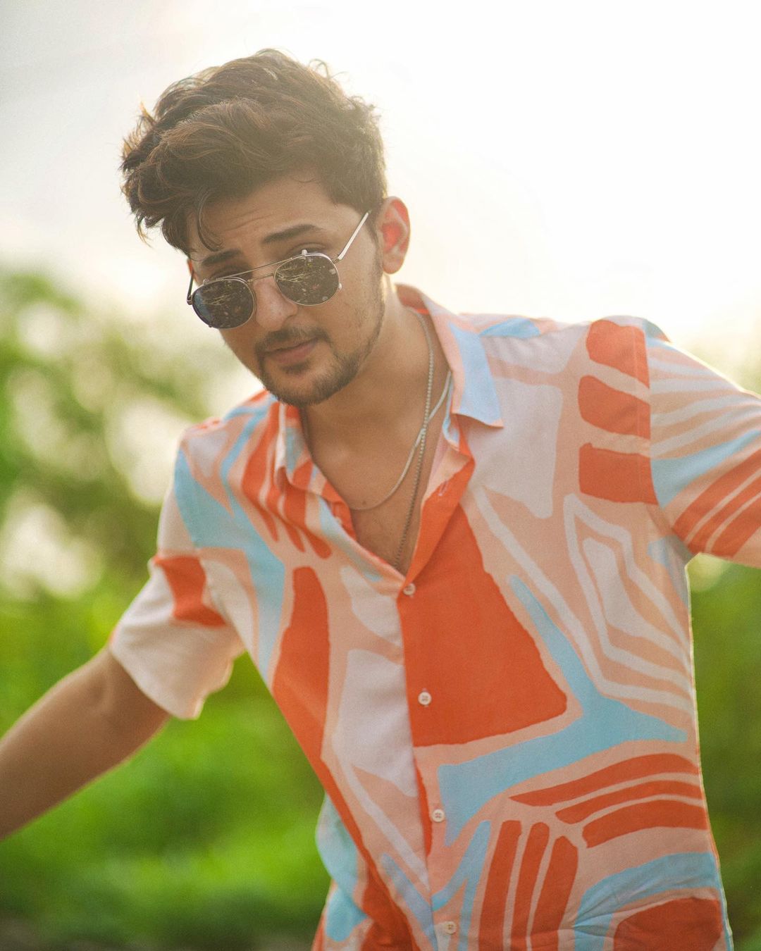 Darshan Raval's Incredible Oversized Attire Is Gorgeous!