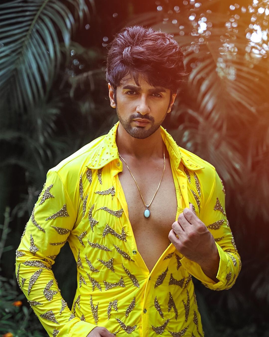 Dheeraj Dhoopar, Nishant Singh Malkani, And Aly Goni In Neon Colour Outfits 2
