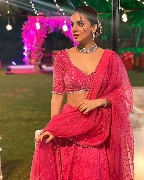Hina Khan, Shraddha Arya, Mouni Roy In Gorgeous Lehenga Outfits 4