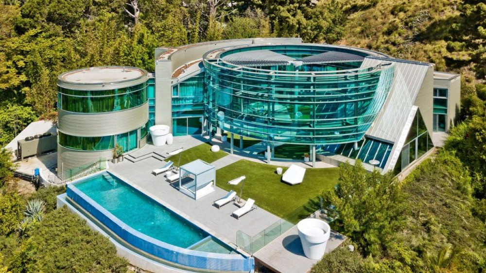 In Photos: Take An Inside Tour Of Justin Bieber's House 3