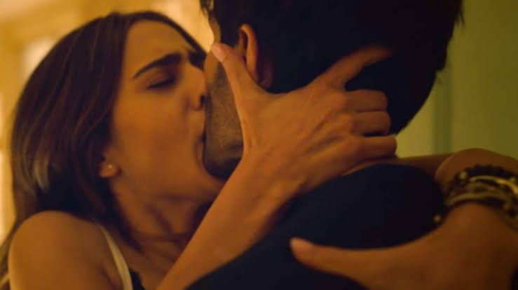 Kartik Aaryan, Vicky Kaushal, Aditya Roy Kaur: Hottest onscreen kissing moments 1