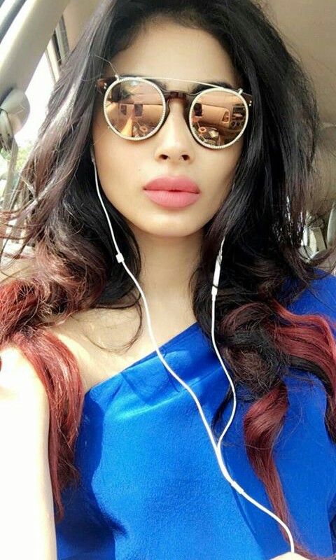 Mouni Roy’s Cool Glasses Collection For Everyday Use 3