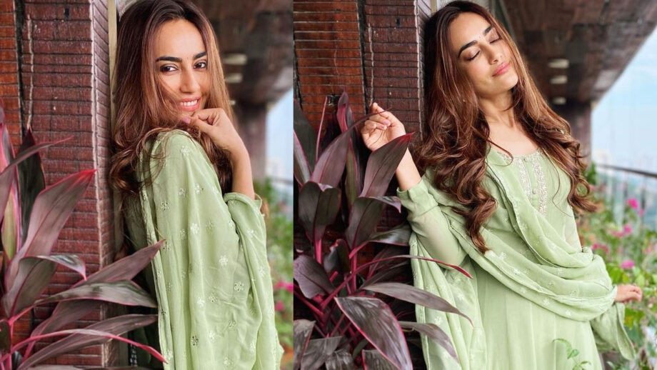Naagin fame Surbhi Jyoti looks angelic in a green dress, fans love it