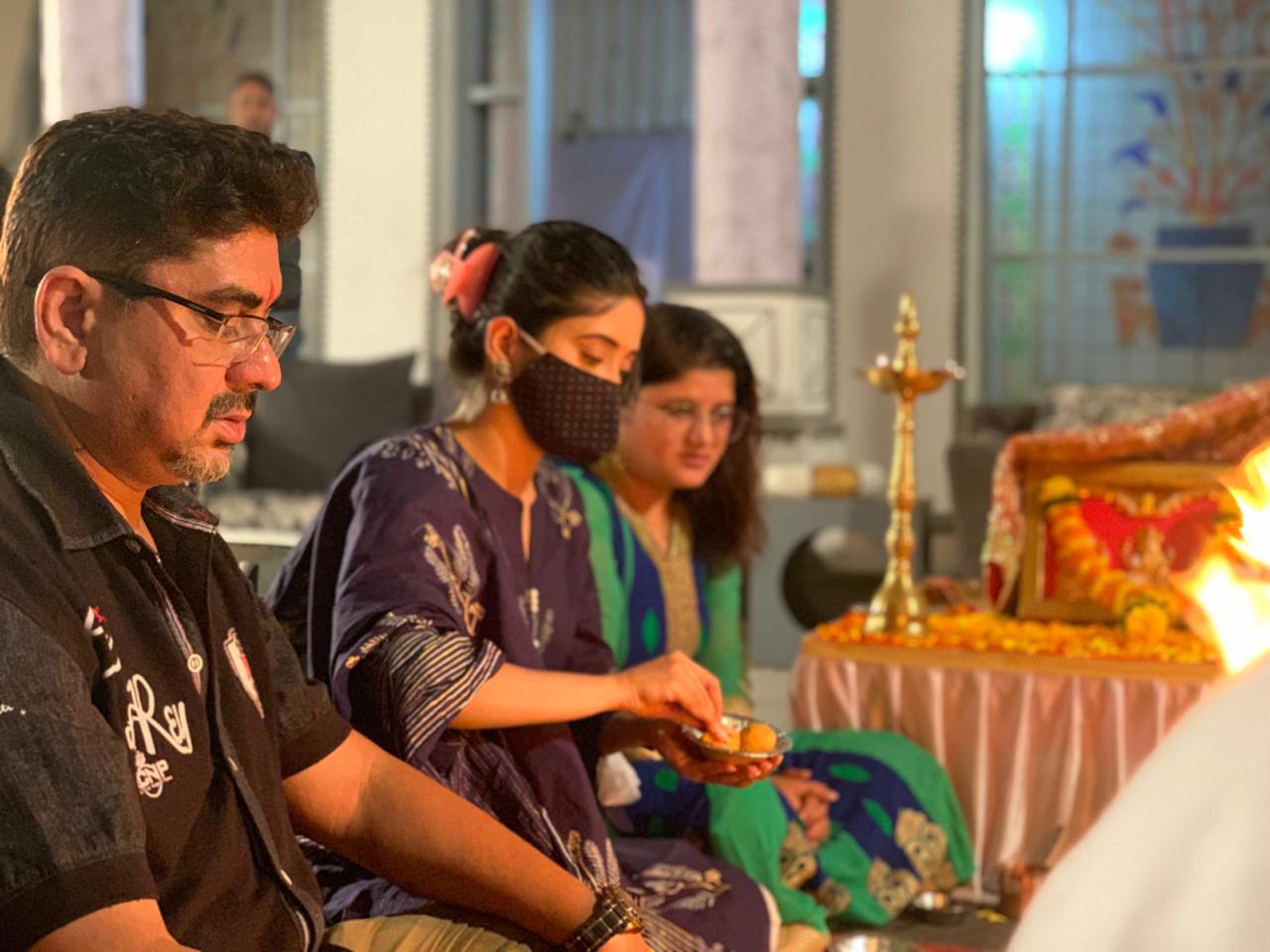 Rajan Shahi organises Vishwakarma puja and Laxmi puja on 'Yeh Rishta Kya Kehlata Hai' set!