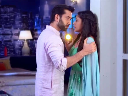 Reasons We Badly Miss Surbhi Chandna And Nakuul Mehta Together On-Screen 5