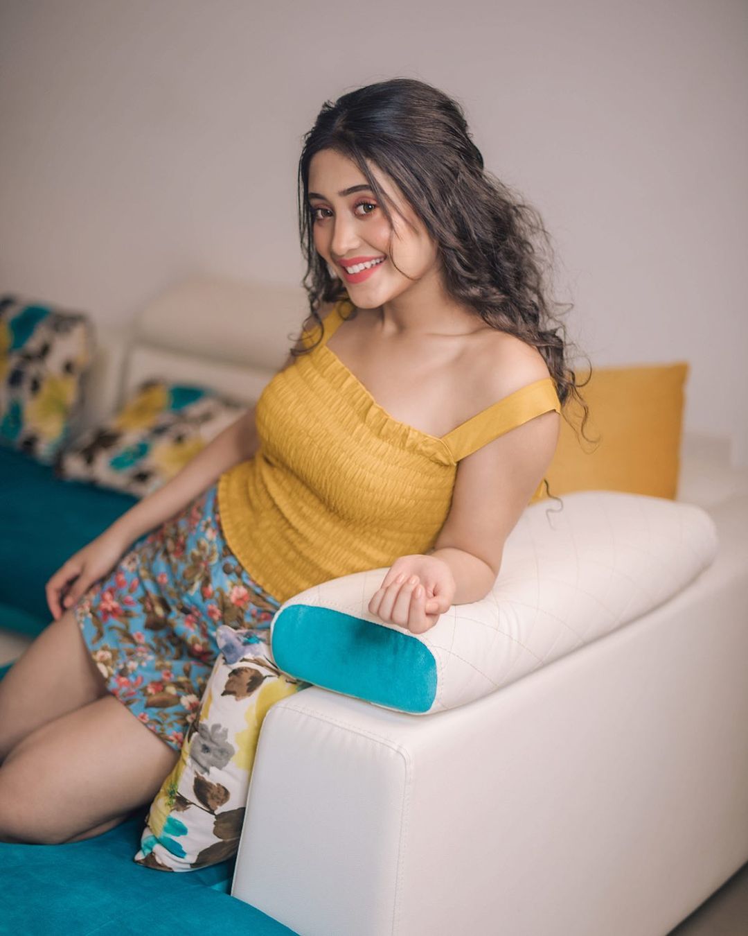 Steal The Girl-Next-Door Vibe From Shivangi Joshi’s Casual Style! 9