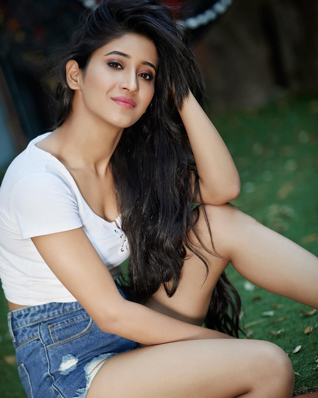 Steal The Girl-Next-Door Vibe From Shivangi Joshi’s Casual Style! 1