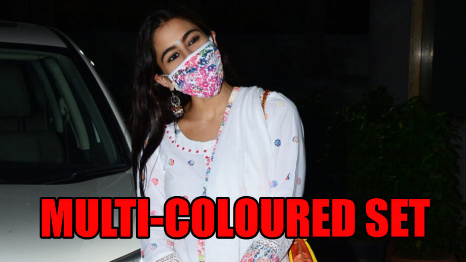 Take A Look At The Multi-Coloured Cotton Kurta Set Of Sara Ali Khan 2