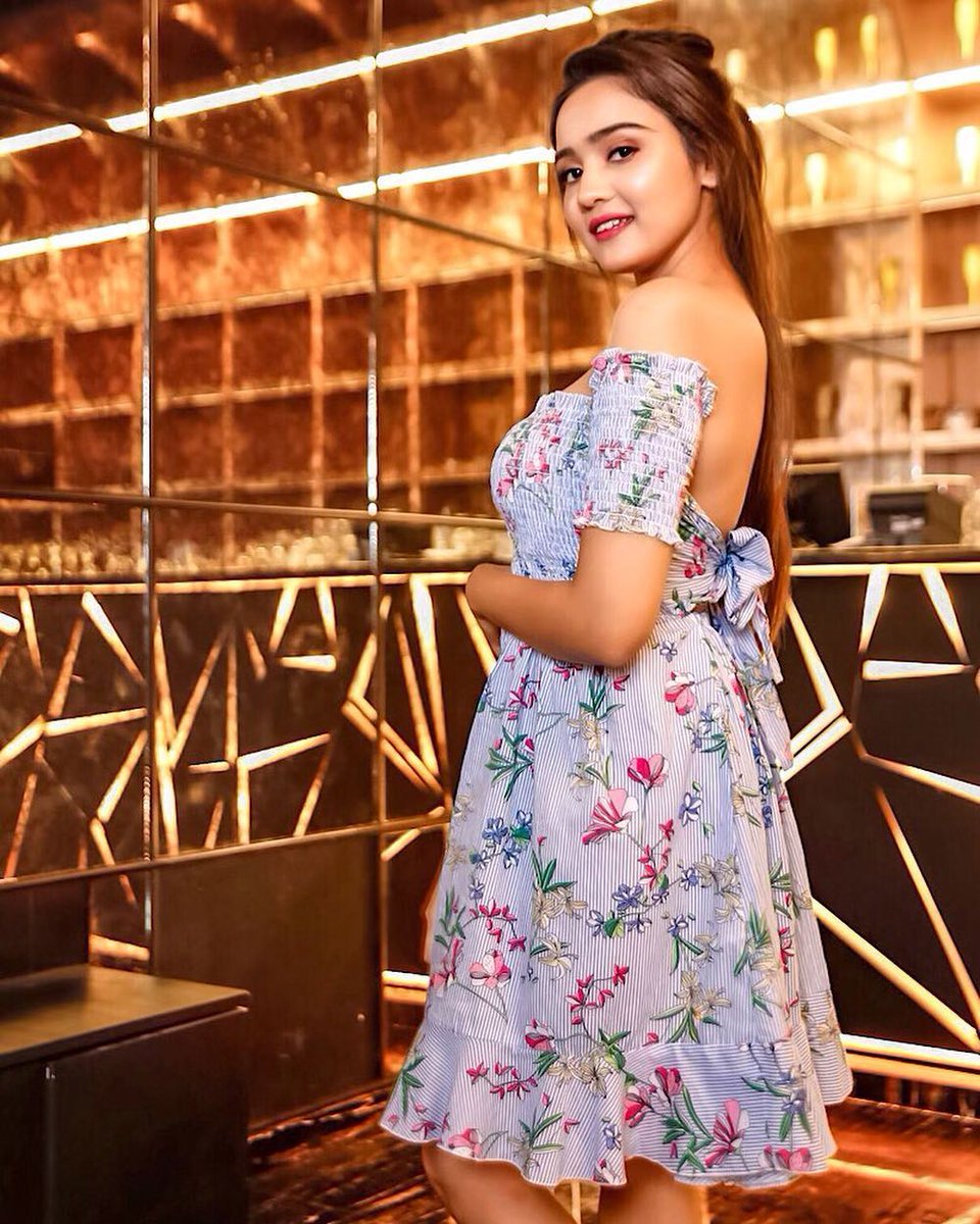 Times Avneet Kaur, Ashi Singh And Ashnoor Kaur Nailed The Cold-Shoulder Outfits to Perfection 1