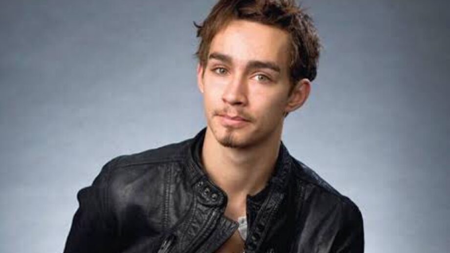 Top 5 Moments From Robert Sheehan’s Career
