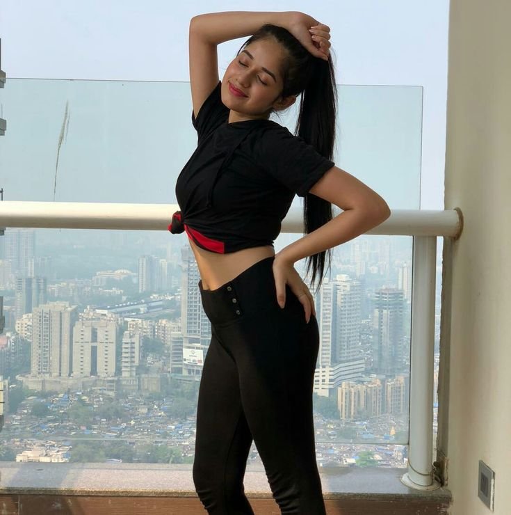 Want Hot Belly Curves Like Jannat Zubair And Ashnoor Kaur? Take Inspiration From These Pictures 2