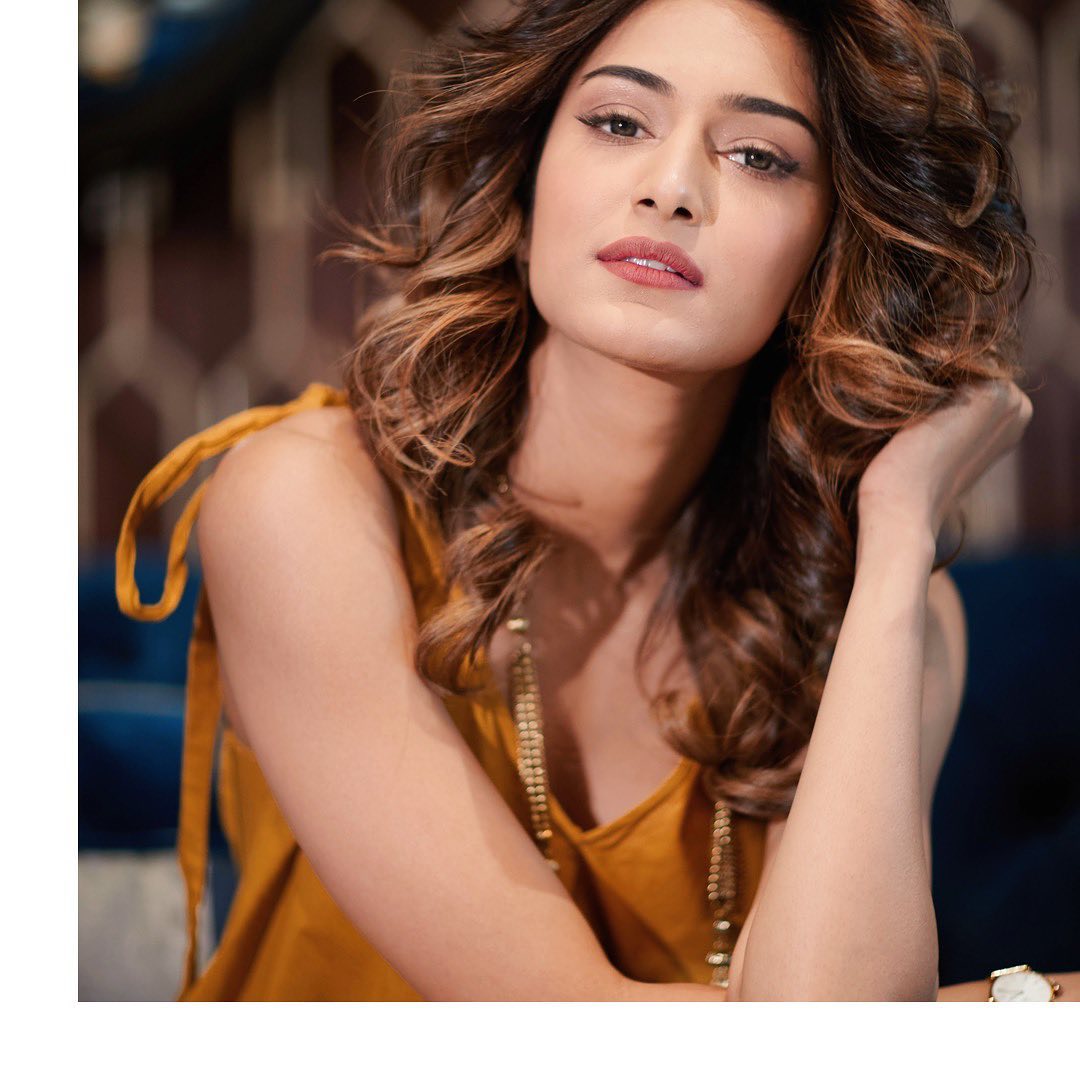 Want Some Fashion Tips? Take 10 Tricks From Erica Fernandes 7