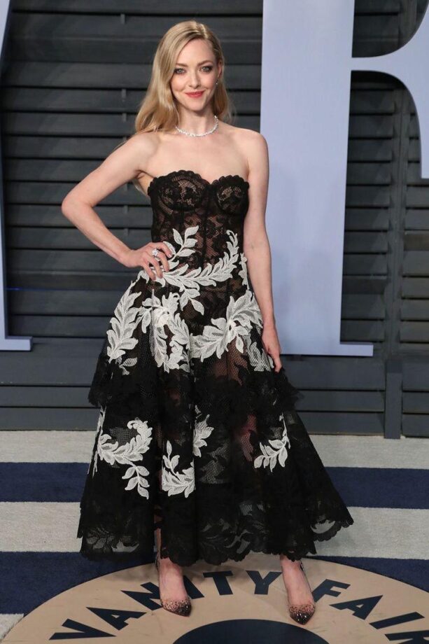 Amanda Seyfried's Top 3 Hottest Off-Shoulder Gowns You Must Have In ...