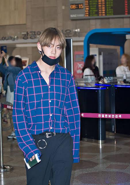 BTS V Aka Kim Taehyung Attractive Looks In Checkered Outfits: Have A Look - 1