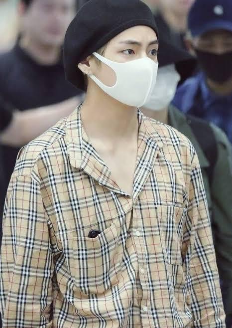 BTS V Aka Kim Taehyung Attractive Looks In Checkered Outfits: Have A Look - 2