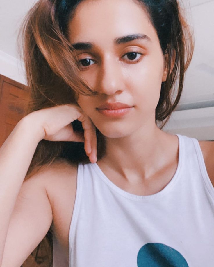 Disha Patani's Confidence To Face Camera With No-Makeup Look Is Just Wow! 819969
