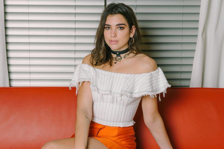 Dua Lipa VS Hailey Bieber: Who Has The Attractive Off Shoulder Outfit? - 2