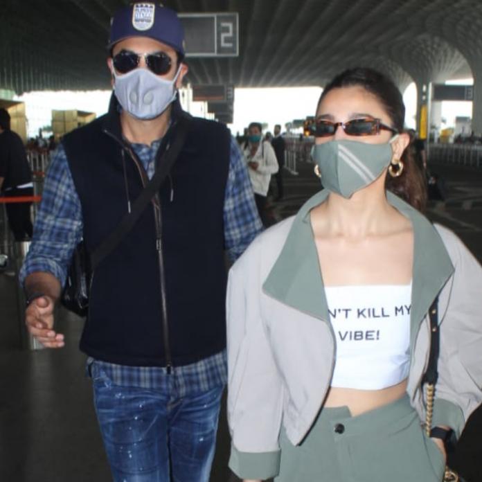 Goa Calling: Ranbir Kapoor & Alia Bhatt spotted together at Mumbai airport, fans love it 1