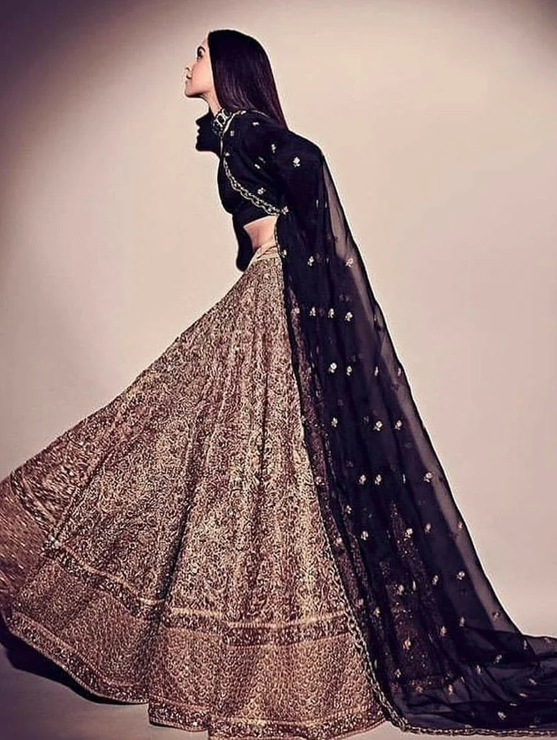 Have A Look at Best Bridal Lehenga Colours That Are Going to Leave A Mark For 2021 3