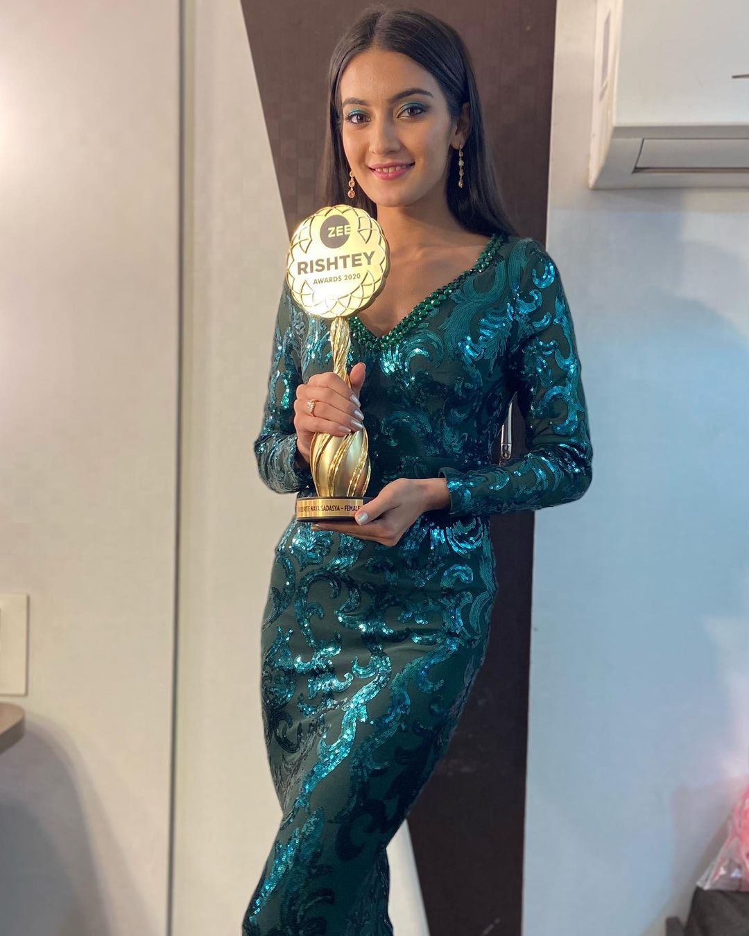 I am ecstatic on bagging my first award at Zee Rishtey Awards 2020: Pratibha Ranta, lead of Qurbaan Hua 1