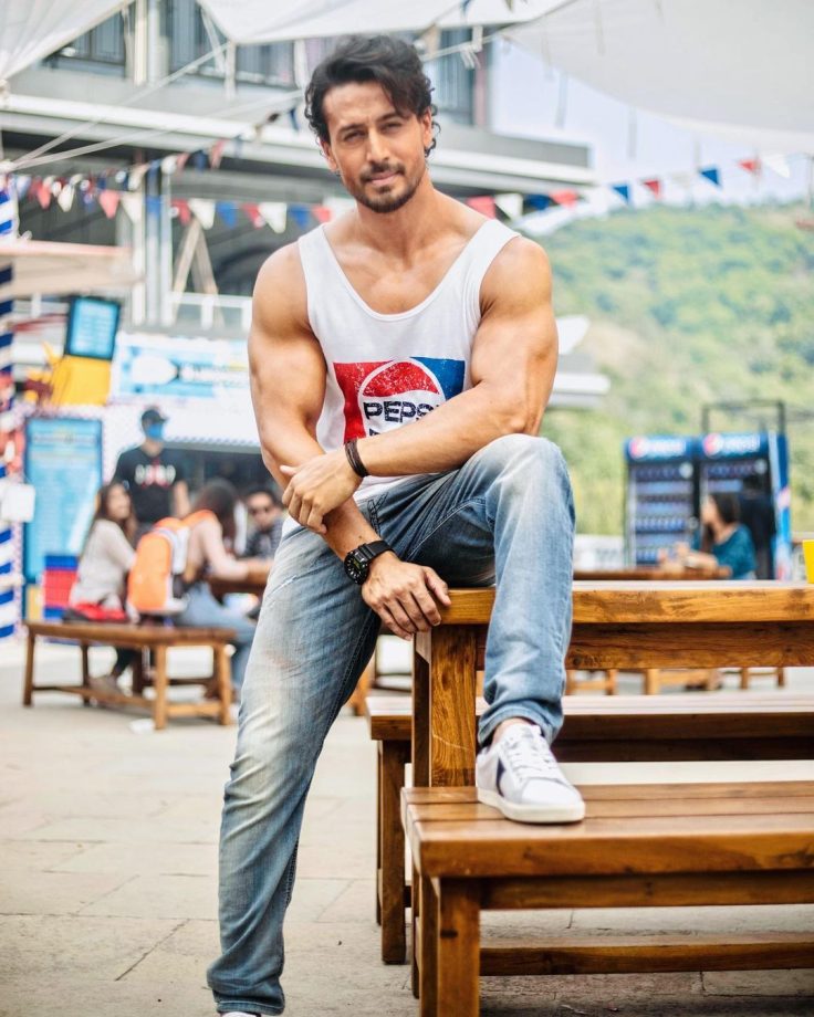 Ishaan Khatter Vs Tiger Shroff Vs Vidyut Jammwal: Who Has The Most Tempting Body In The Industry? 819701