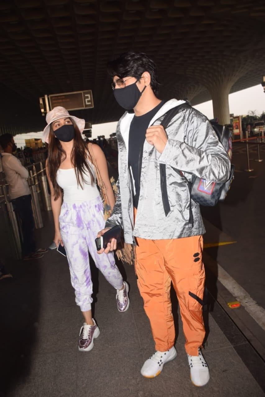 Maldives Calling: Sidharth Malhotra and rumoured girlfriend Kiara Advani jet off for private vacation, photos go viral 1