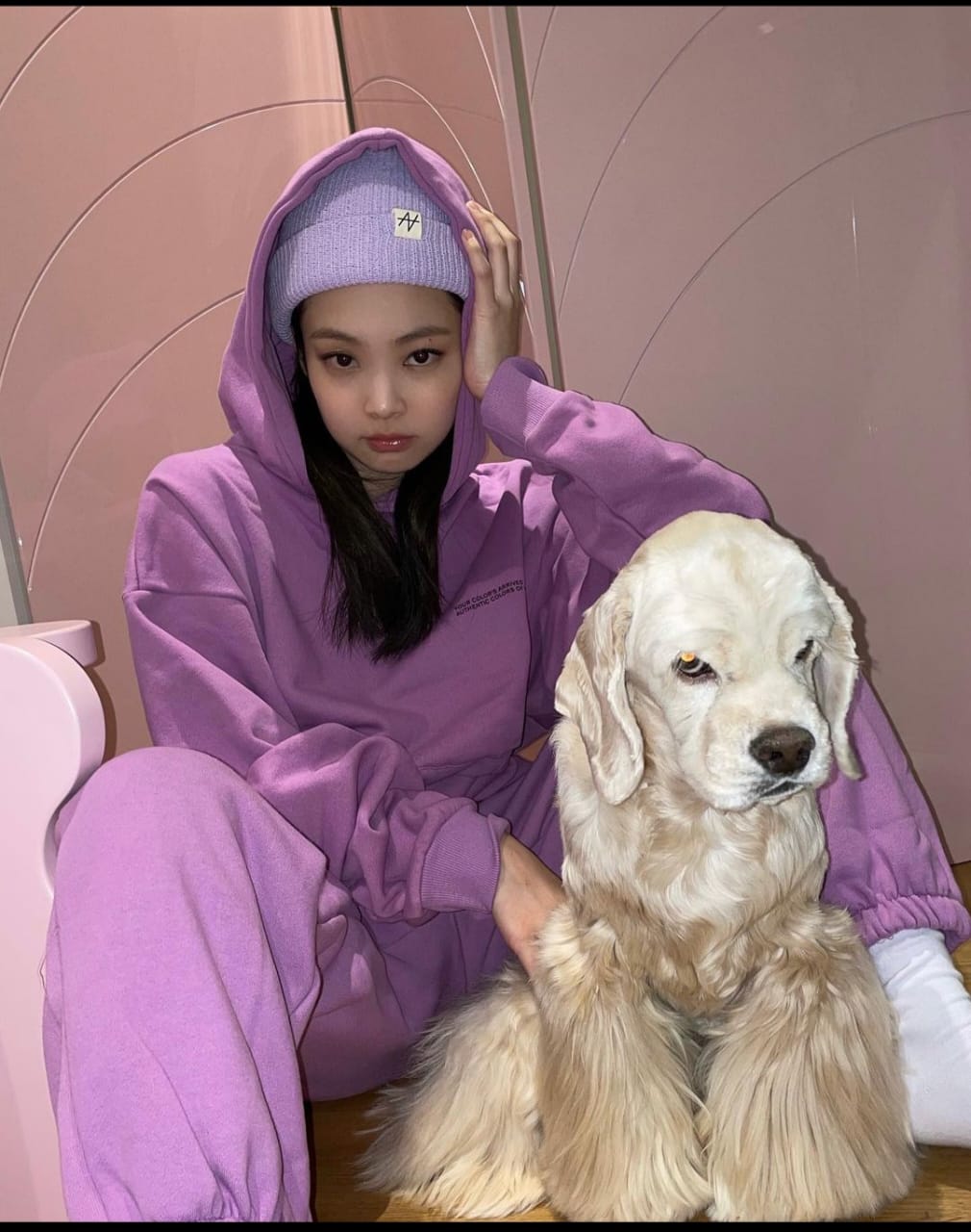 Pet Love: Blackpink's Jennie shares adorable photo with her pet dog, fans go all 'aww'