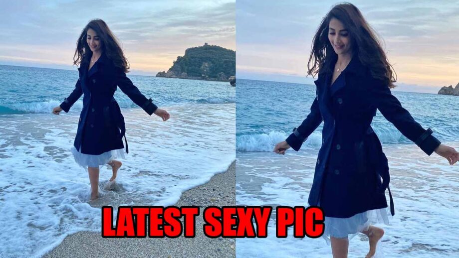 Pooja Hegde's stroll in water makes fans go aww
