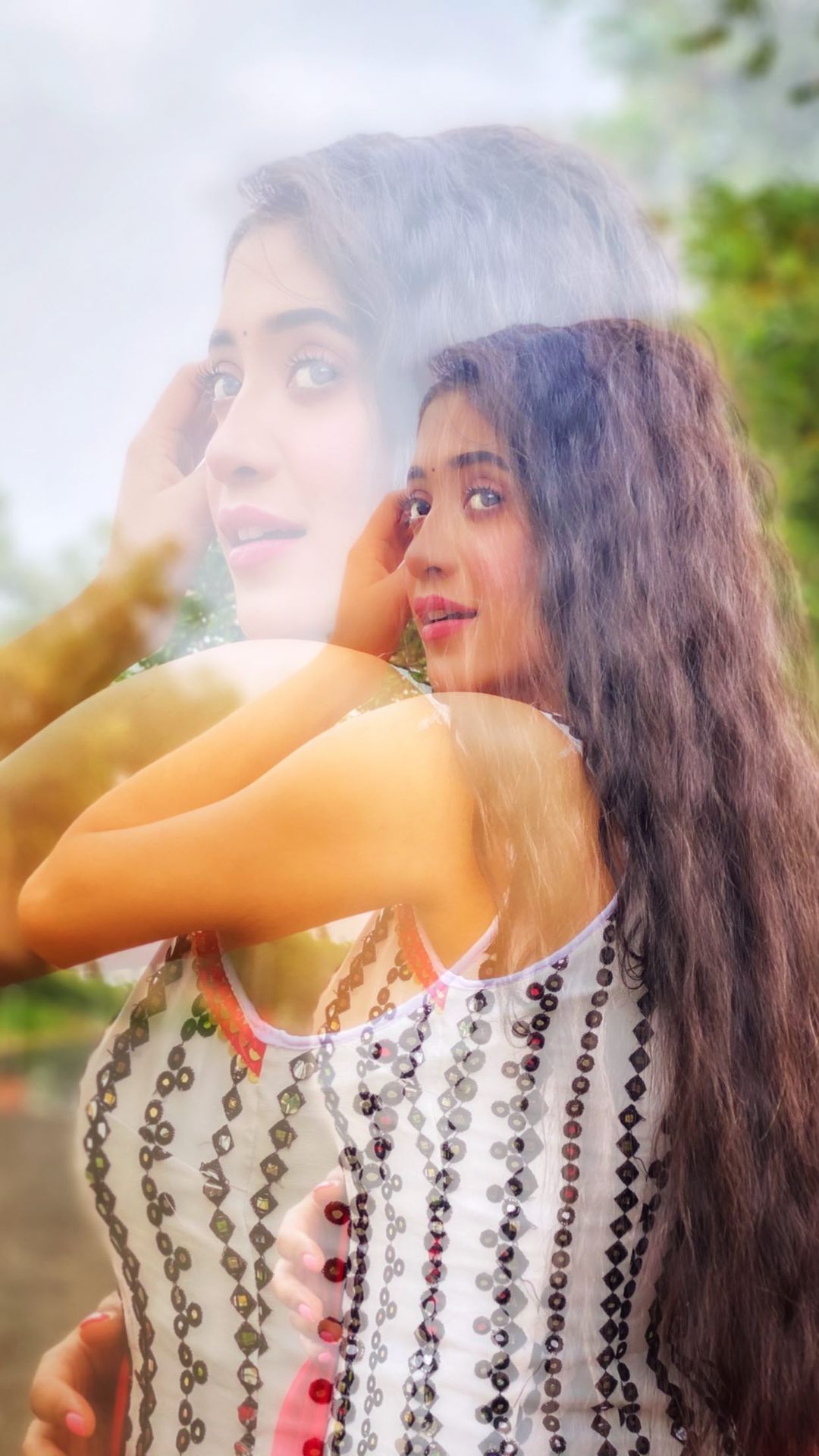 Pretty in red: Shivangi Joshi looks undeniably stunning in latest pictures