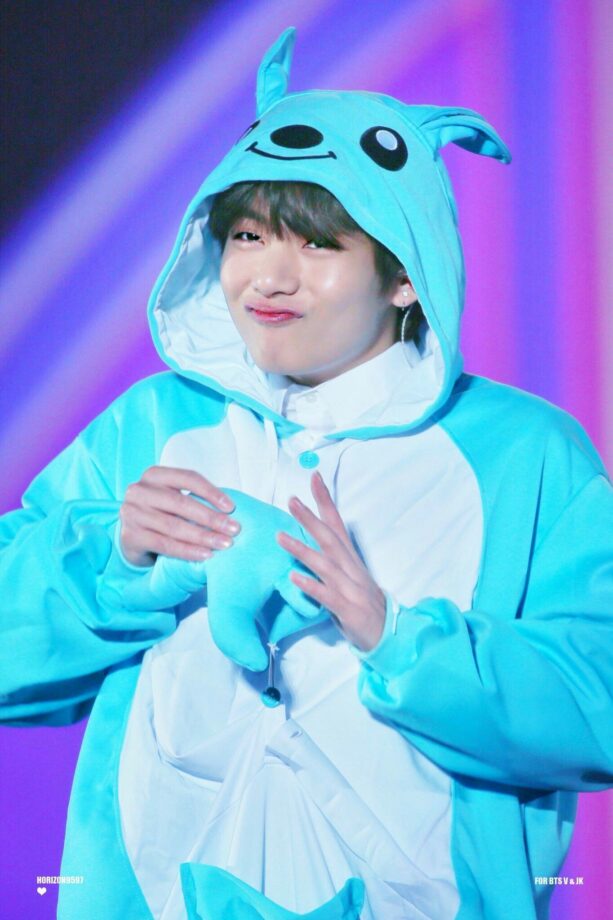 When BTS V aka Kim Taehyung Sets Internet on Fire with His 'CUTENESS ...