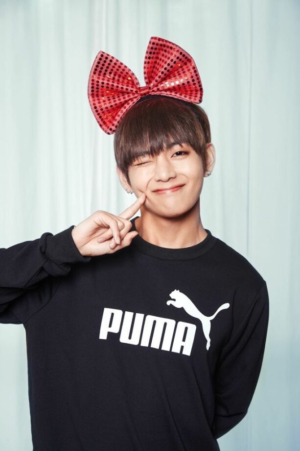 When BTS V aka Kim Taehyung Sets Internet on Fire with His 'CUTENESS' - 3