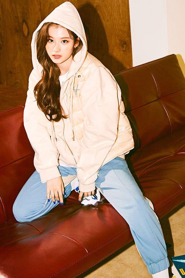 From Blackpink Jennie To Twice Sana: Take A Look At These Hot Divas On How To Style Your Casual Wear - 4