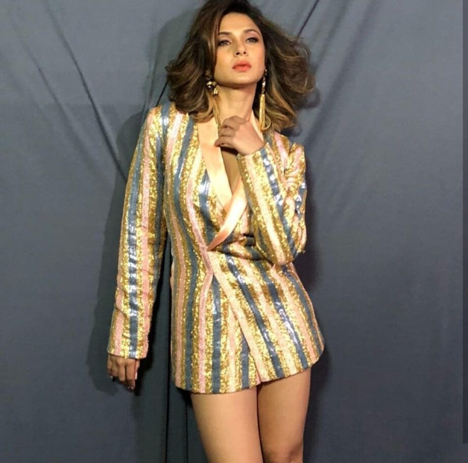 Jennifer Winget Top 5 Attractive Outfits You Would Steal For Your Wardrobe - 0