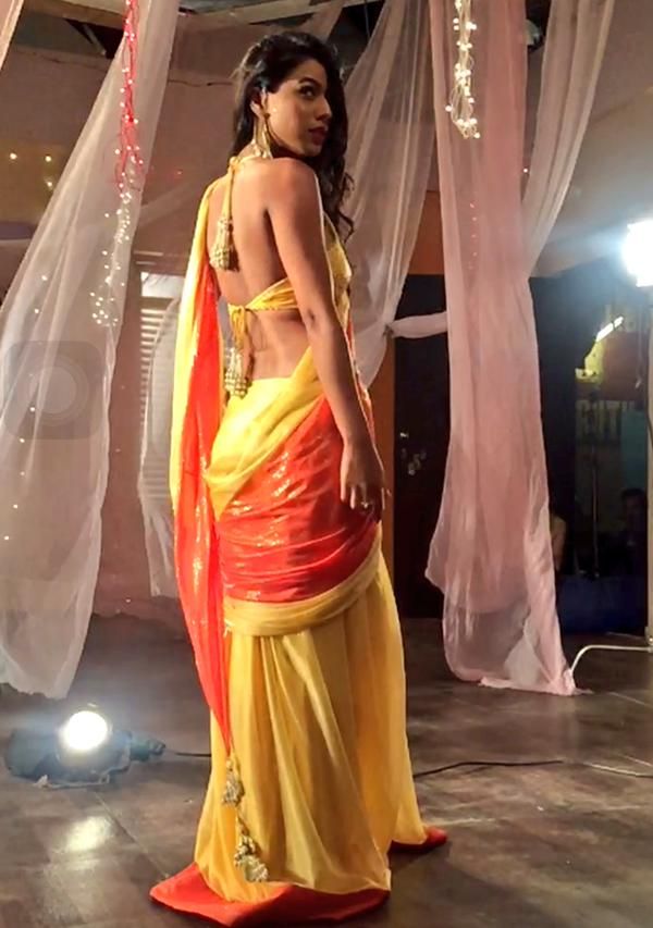 Nia Sharma Looks Insanely Hot In Sarees: Take A Look - 3
