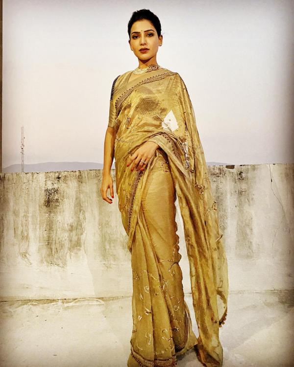 Samantha Akkineni, Malaika Arora Or Shilpa Shetty: Celebs In GOLDEN Hot Looks