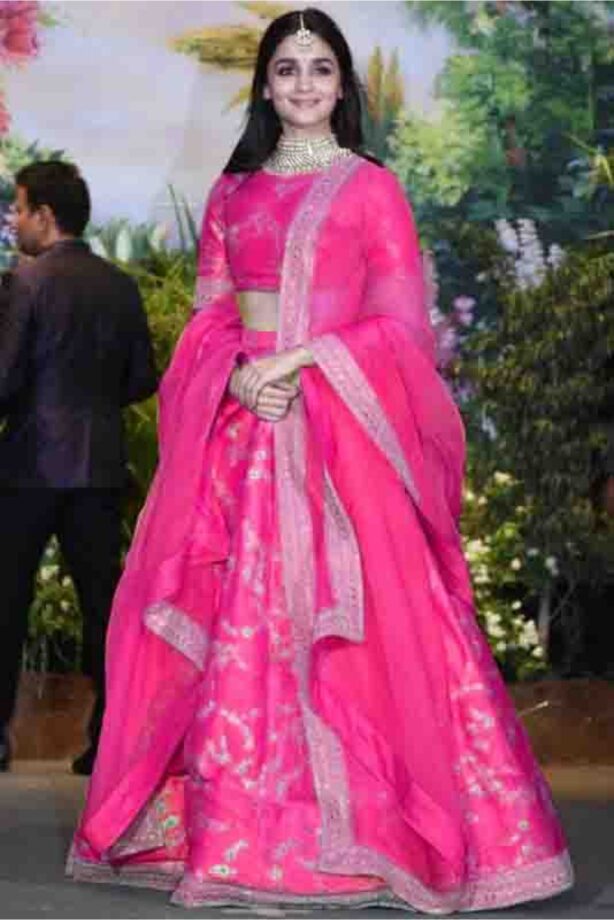 Sonam Kapoor, Alia Bhatt To Kriti Sanon: Have A Look At Hot Divas As They Can Never Get Enough Of Pink - 3