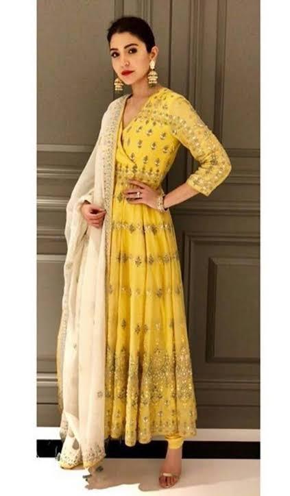 Take Cues From Anushka Sharma On How To Rock The Anarkali: 5 Times She Looked Too Hot To Handle 2