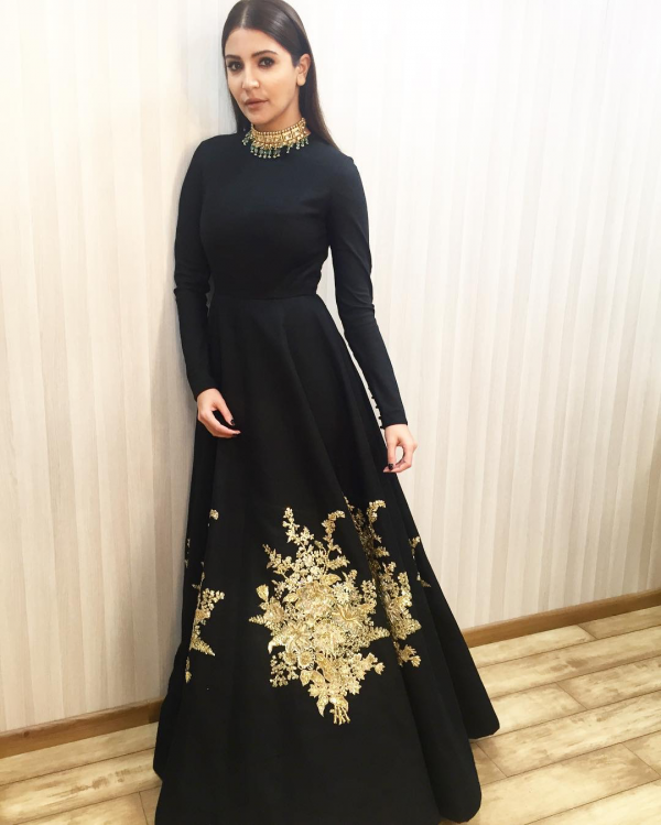 Take Cues From Anushka Sharma On How To Rock The Anarkali: 5 Times She Looked Too Hot To Handle 4