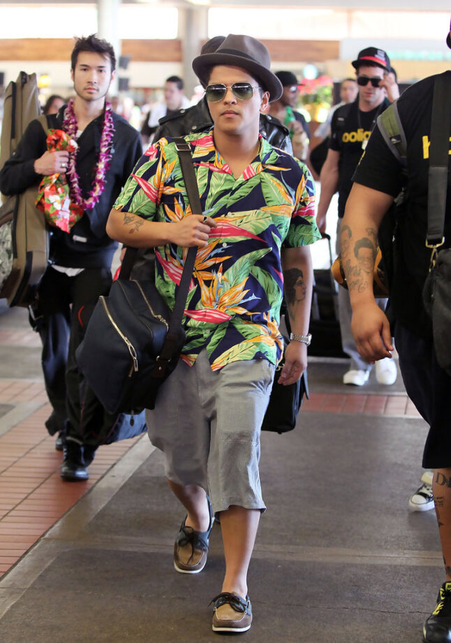 Bruno Mars Rocks In Casual Outfit: See Here - 1.