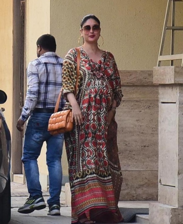 Deepika Padukone and Kareena Kapoor: Celebs Who Are Obsessed With Super  Expensive Bottega Veneta Bag
