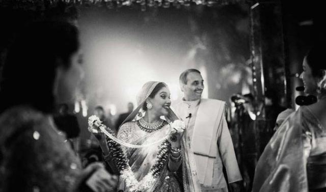 Few Lovely Moments From Asin Thottumkal's Wedding Looks 837989