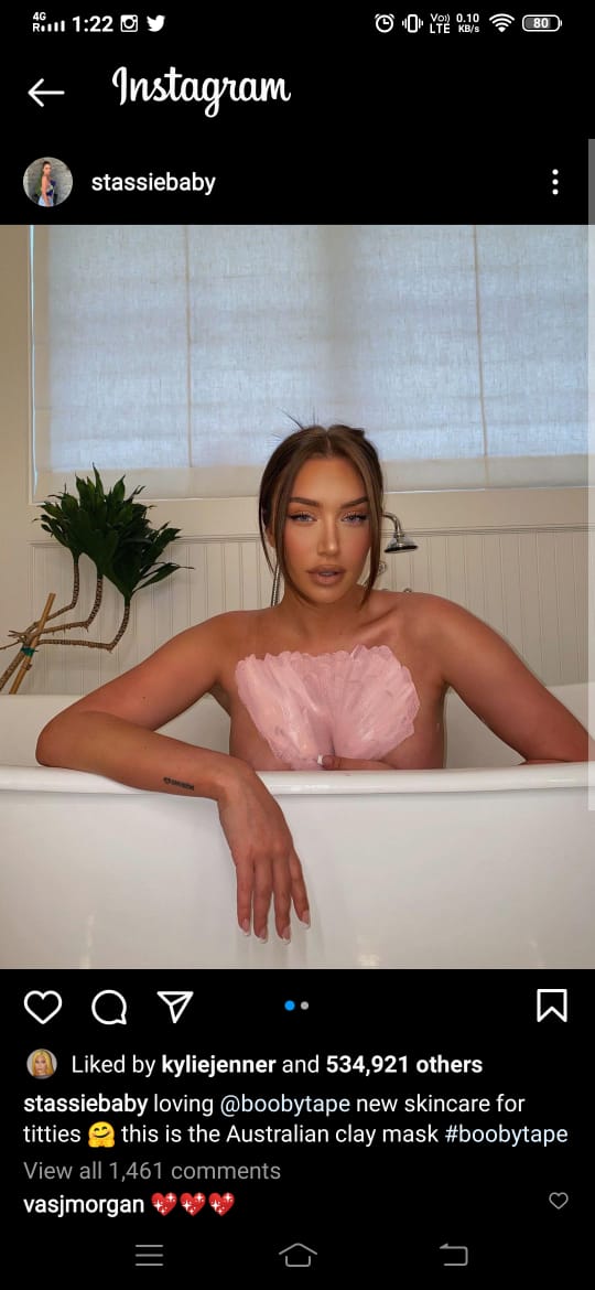 Bathroom Leaked Moment: Anastasia Karanikolaou burns internet with her bold  avatar, fans feel the heat | IWMBuzz