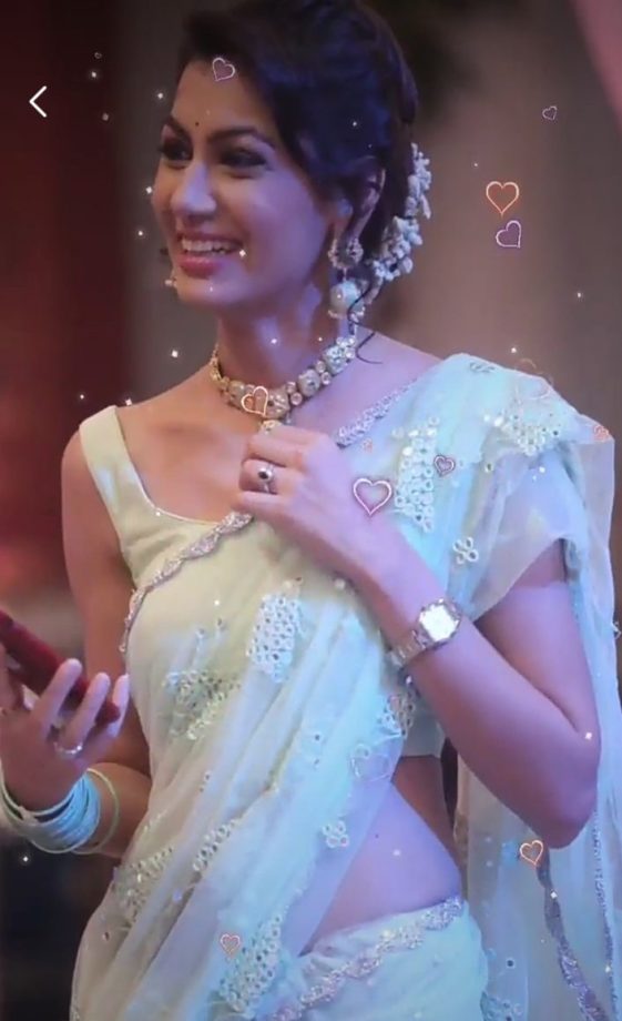 Theher Jayega: KumKum diva Sriti Jha looks like a graceful queen in latest video, netizens can't stop crushing 815409