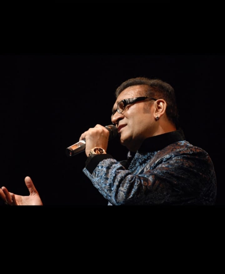 Abhijeet Bhattacharyya's Best On Stage Moments Ever - 0