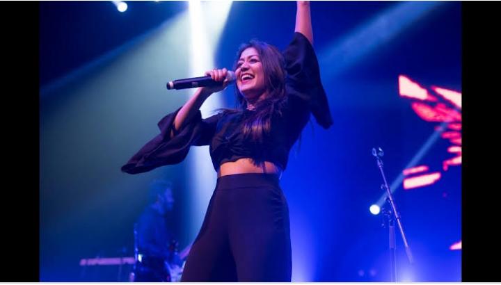 Sunidhi Chauhan To Kanika Kapoor: Top Bollywood Female Singers And Their Best On Stage Performances - 0