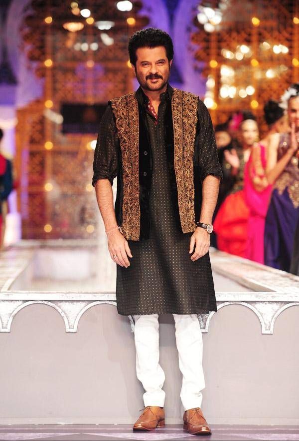 Bollywood's Young-Looking Actor Anil Kapoor Rocks The Ethnic Wear Perfectly, Have A Look - 2