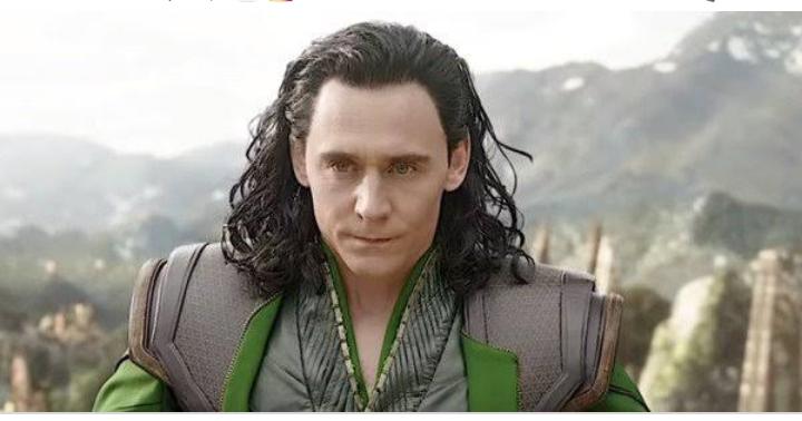Funny Scenes Of Loki And Hulk - 1