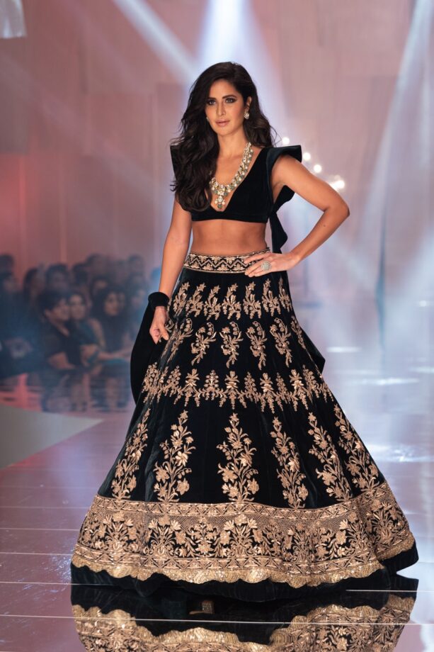 Cues From Kiara Advani, Katrina Kaif, Kareena Kapoor To Ace Your Lehenga Looks Flawlessly - 2